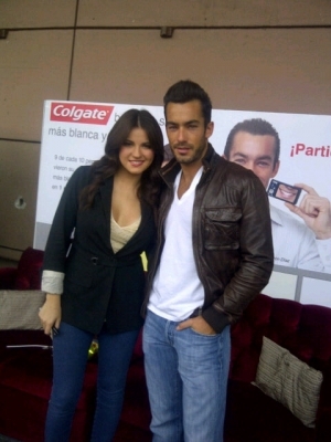 normal_359992822 - 000Maite Autograph Signing Colgate In Walmart Tepeyac Mexico - 30 July