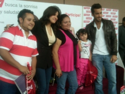 normal_ktoff - 000Maite Autograph Signing Colgate In Walmart Tepeyac Mexico - 30 July