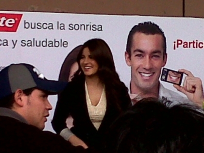 normal_sm1gl - 000Maite Autograph Signing Colgate In Walmart Tepeyac Mexico - 30 July