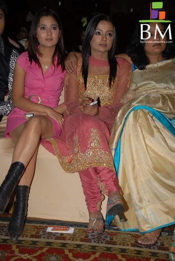 sarah-khan_parul-chauhan___47374[1] - Ragini-Parul Chauhan