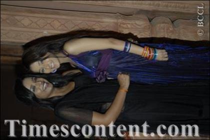 Parul%20Chauhan-Sara%20Khan[2]