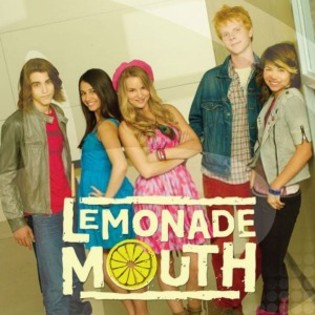 lemonade-mouth-live-chat-300x300 - Lemonade Mouth