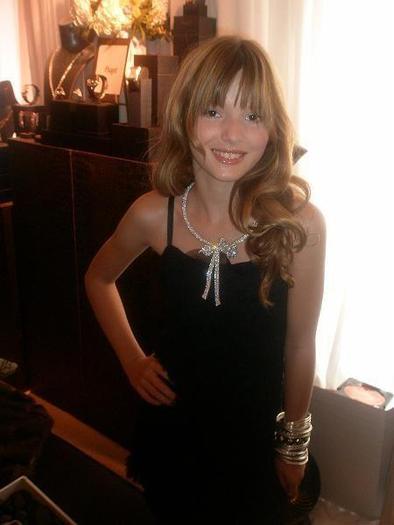 30271322_GZFHXYVIZ - Bella Thorne