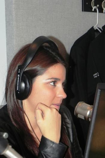 011 - 000Maite en estacion de radio Que Buena en Estados Unidos