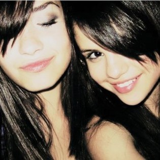 Selena Gomez & Demi Lovato by %u10E6 - poze rare selena  gomez