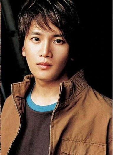 29731_125768264118928_100000572658644_222549_5747765_n - Ji sung - alte poze