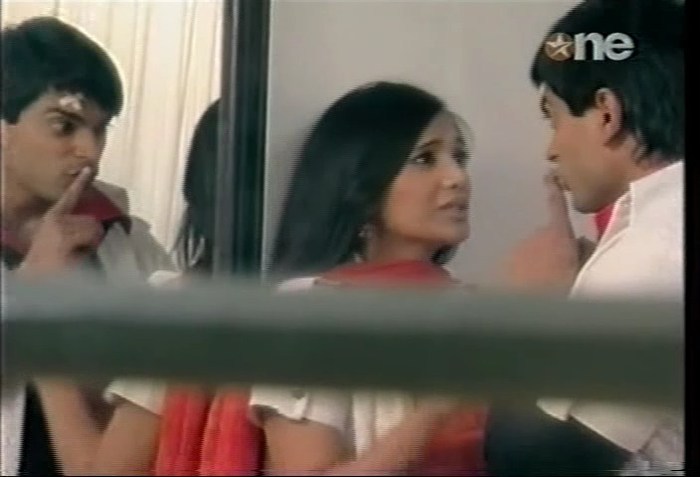 2 (43) - DILL MILL GAYYE AR After Love Confession Hot Changing Room Scene Kapz