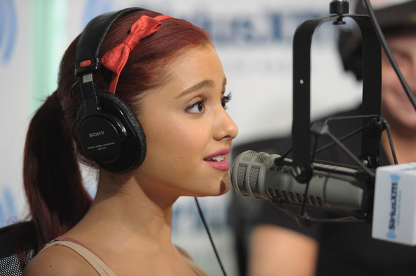 Ariana+Grande+Ariana+Grande+Visits+SiriusXM+KiufNr5E-KJl