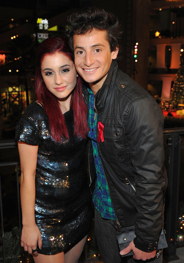 Ariana+Grande+Hollywood+Highland+Center+One+8PbTJ0EOzUAl - Ariana Grande