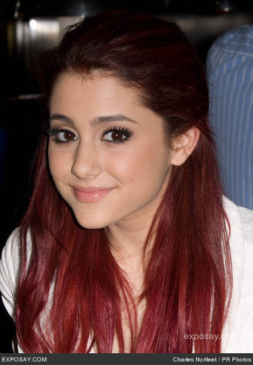 ariana-grande-nickelodeons-victorious-star-0ufXME - Ariana Grande