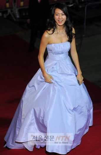 2a94hhx - Lee Yo Won  Korea Film Awards 2010