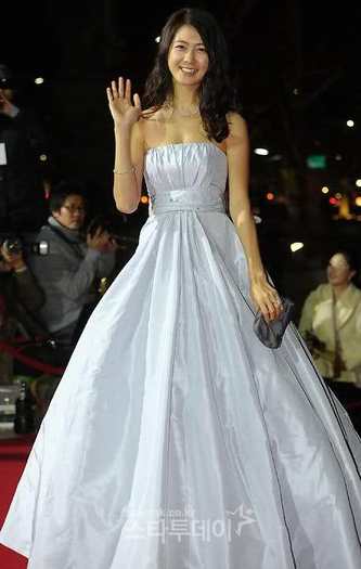 fmqctv - Lee Yo Won  Korea Film Awards 2010