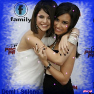 43135361_HEXNEIAZT - selena si demi