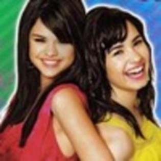 37858853_WYPRHXQFG - selena si demi