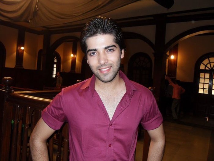 40570_143664062322784_133498863339304_266664_5734993_n - Kinshuk Mahajan