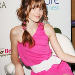 37858929_CZSTDHERW - poze cu bella thorne