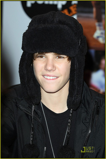 4430418877_782fb857dd_z - Justin Bieber