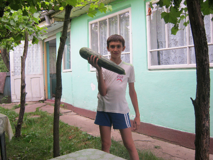 alex cu un dovleac aug 2011