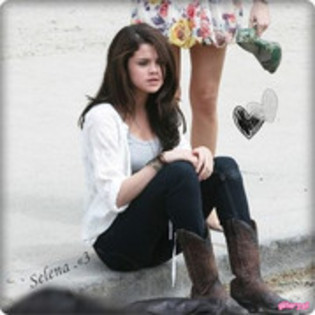 42321420_INGDQTVVI - 0-Love selena
