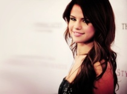 43572367_WKQIEXONH - 0-Love selena