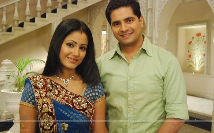 179606_194625690549499_161523307193071_717746_6264011_n[1] - Akshara-Hina Khan