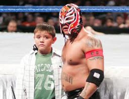 images16 - poze cu Rey Mysterio