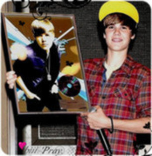 25824412_ZKPSOZLRO[1] - 0 Poze Justin Bieber Glitery 0