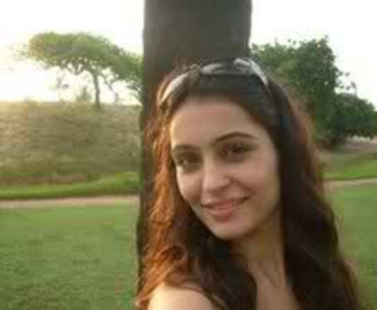 qqo80j - Anisha Kapur