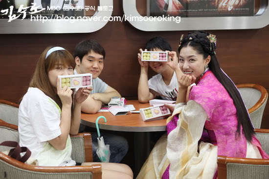 img_8696_kimsooroking - 000-In spatele scenei