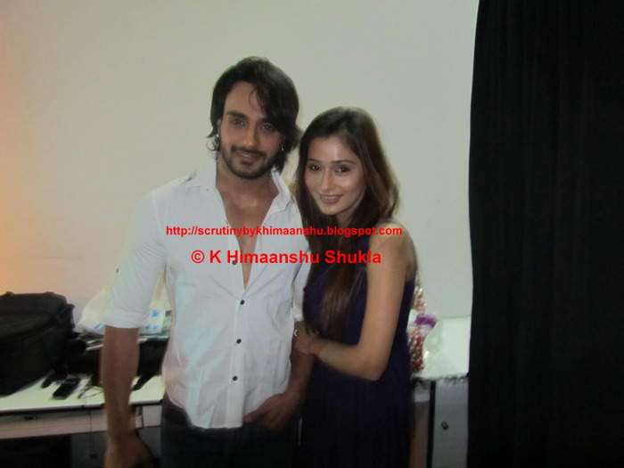 Sara_Khan-Angad_Hasija-K+Himaanshu+Shukla+%2815%29