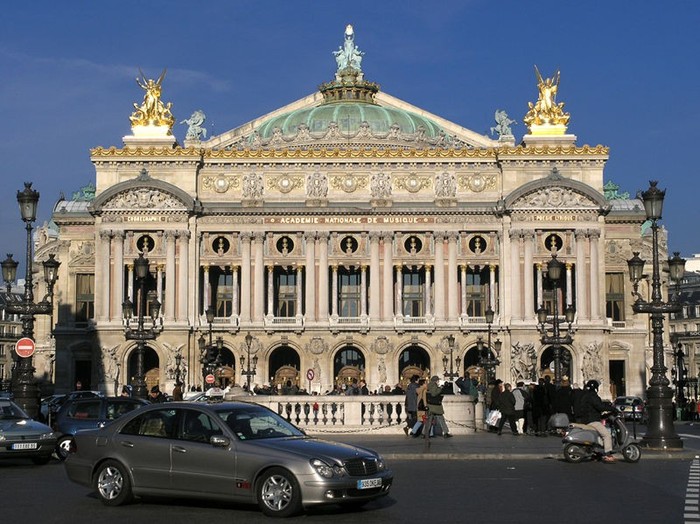 800px-Palais_Garnier_bordercropped - Franta