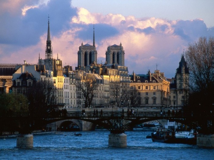 The River Seine, Paris, France - Franta