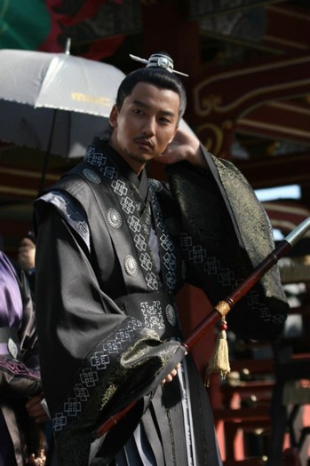 20091115133633901 - Secretele de la palat