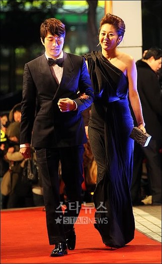 20101231212231408b6_212505_0 - Secretele de la palat