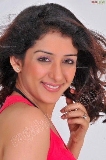 sameeksha-pink-ragalahari-ps16 - Samiksha Chugh 2