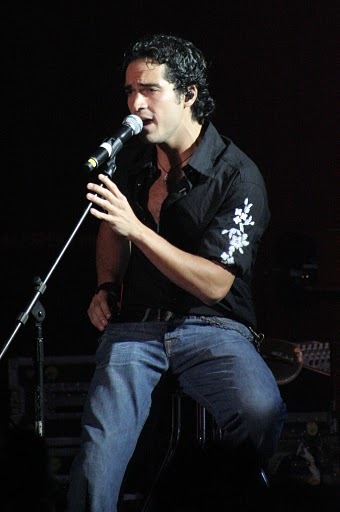 009 - 00 Alfonso Herrera