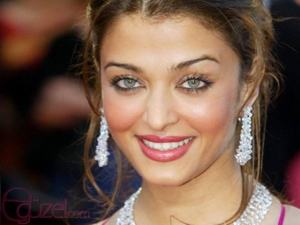 Aishwarya_Rai_1250483685_2