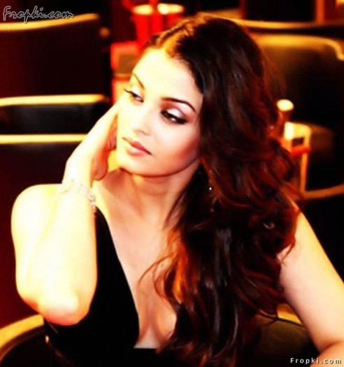 Aishwarya_Rai_1251140026_1