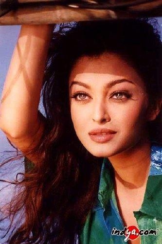 Aishwarya_Rai_1251140191_1