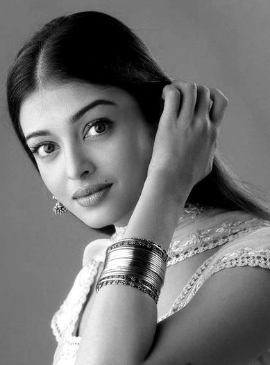 Aishwarya_Rai_1251140293_3