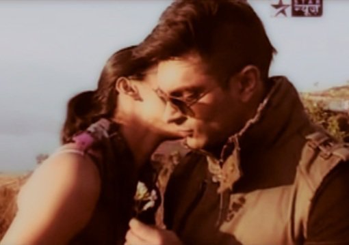 162774_1552521867584_1671285862_873881_3338234_n - Karan Singh Grover