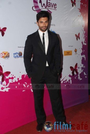 165287_10150352149545315_789955314_16371927_733639_n - Karan Singh Grover