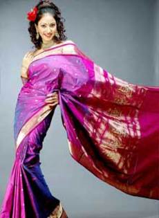 sari5 - Sari - Imbracamintea traditionala a indiencelor