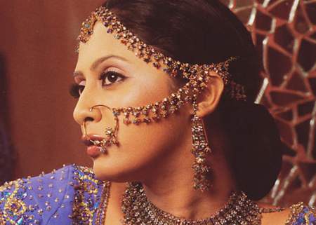 Indian-bridal-Nath - Nath - Inelul din nas purtat de indience