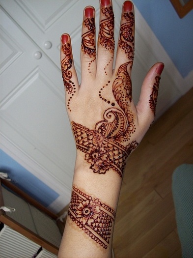 mehndi7 - Henna - vopseaua de pe mainile indiencelor