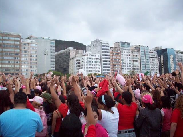 034~37 - 0 Campanie organizata de fanii pt ca trupa RBD sa nu se destrame