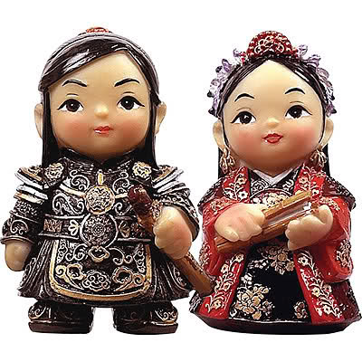2hdznyu - Figurine in hanbok 1