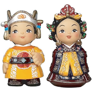 avlto0 - Figurine in hanbok 1