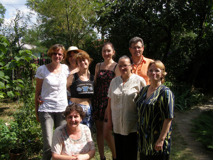 jos: Vernil, sus: Alina(Bubu), Gentiana (cu palarie), Pene, Karla, sotul ei (francez), GetaV, Stefan