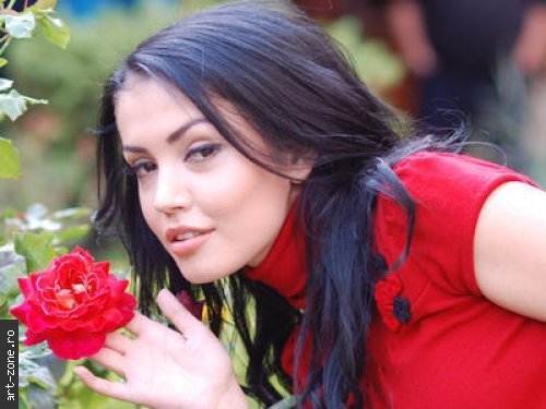 Andrea_Mantea_In_Rosu_med - poze vedete